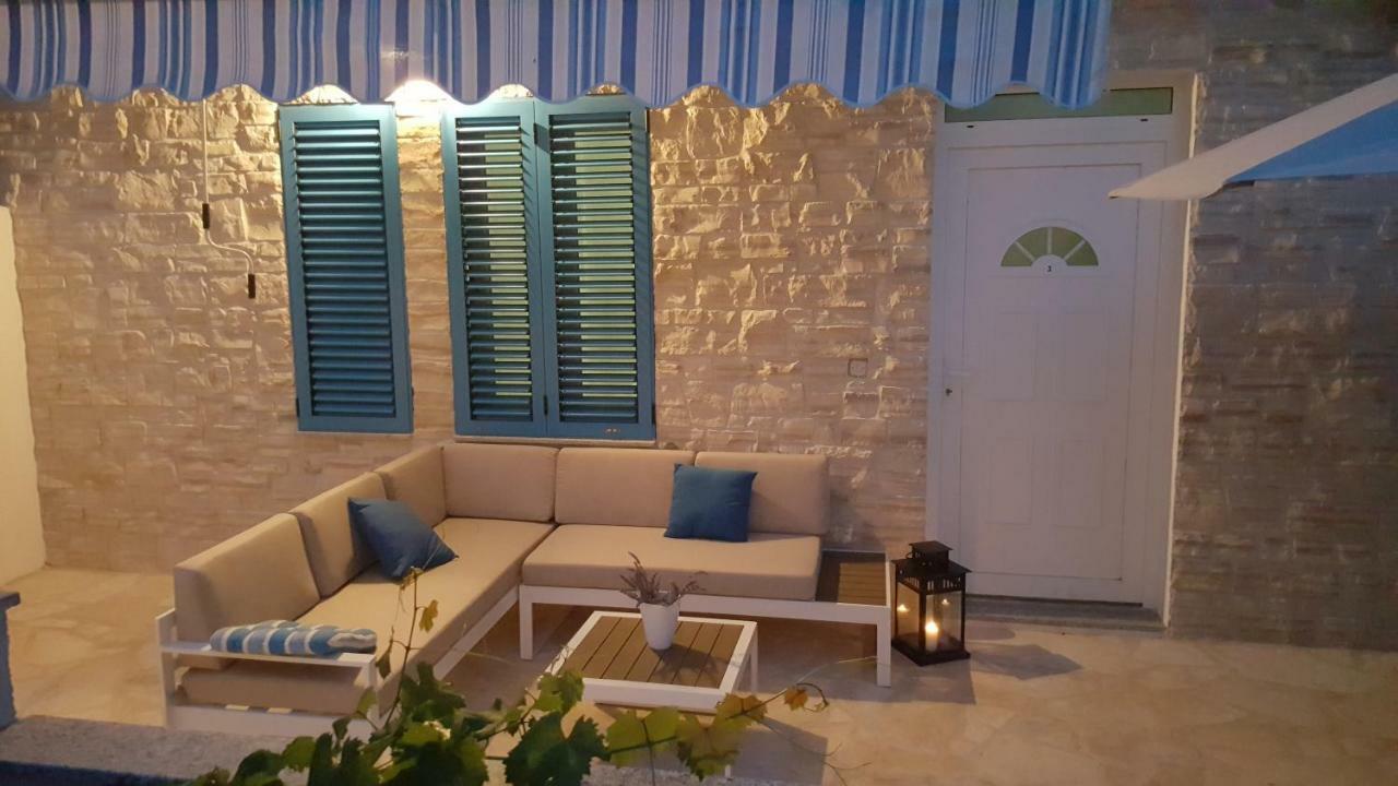Vila Sentio Mare-Apartments Livaic Zeljko Pirovac Exterior foto